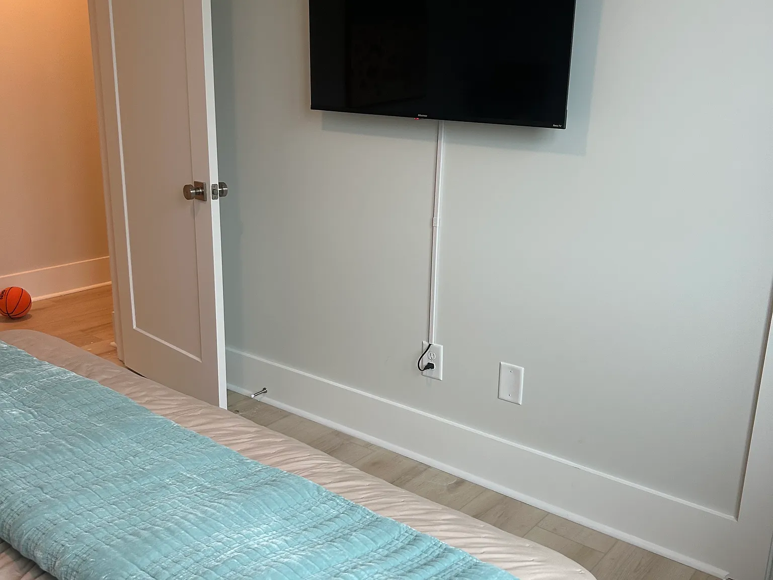 3 bed, 1843 sqft, $3,300 — Photo 2