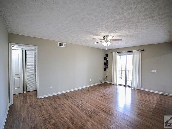 3rd image of 144 Scandia Cir