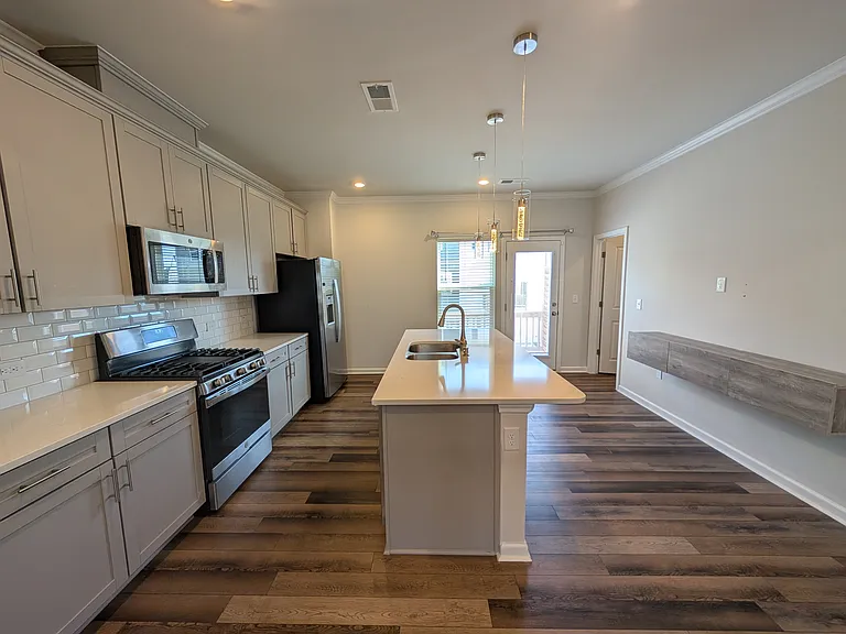 3010 Brellon Ln — Photo 9