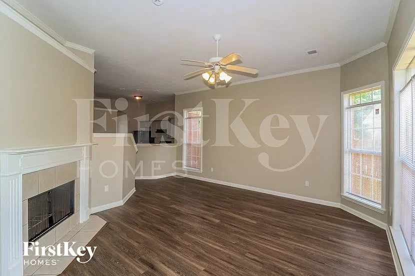 3 bed, 2.5 bath, 1680 sqft, $1,815 — Photo 4