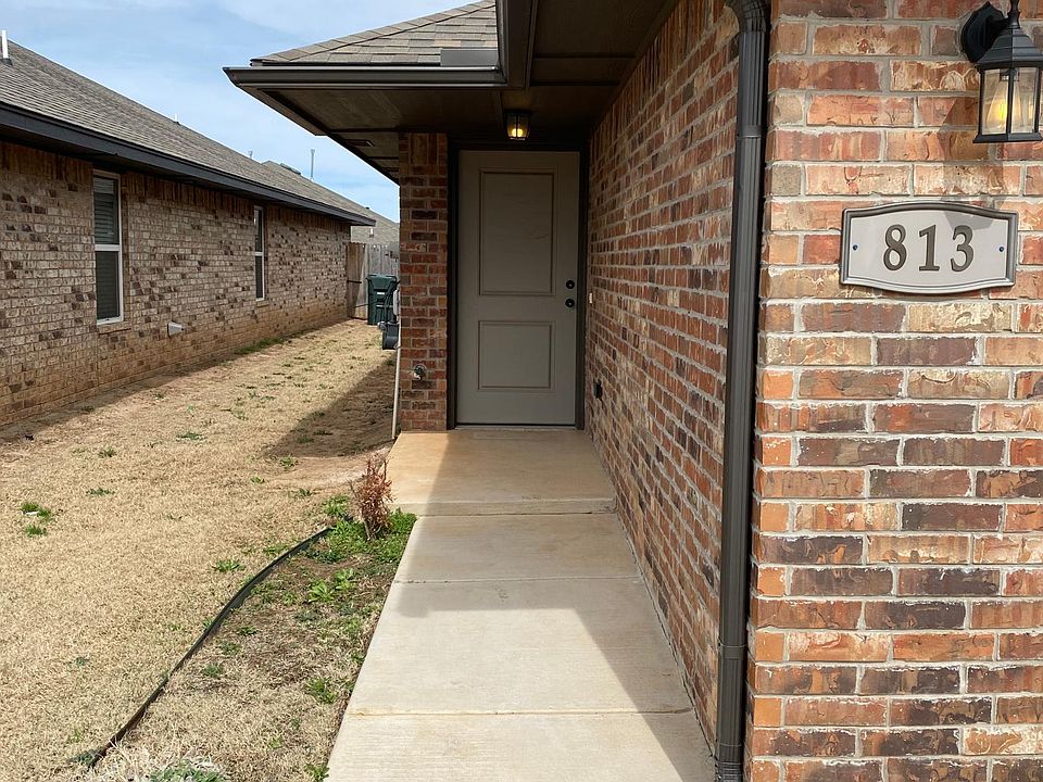 1st image of 813 Coles Creek Ln