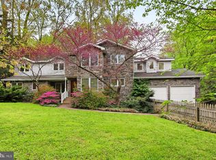 11821 Popes Head Rd, Fairfax, VA 22030