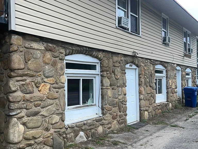 415 Allens Creek Rd #C — Photo 2