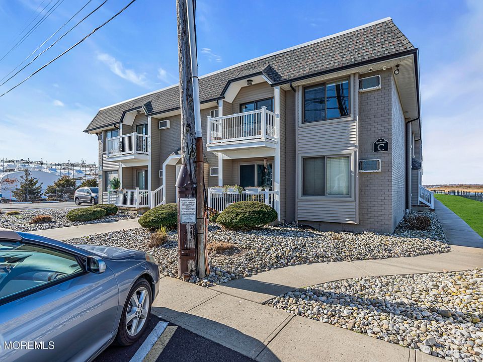 希少　OCEAN BRIGHT オーシャンブライト　コンテナ　（昭和レトロ） Blue Emerald Ocean's 8 - Apartments for Rent in Sint Michiel, Blue