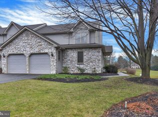 2489 Fairway Dr #2489, York, PA 17402