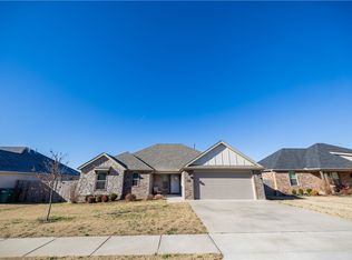1011 Fair Oaks St, Springdale, AR 72762