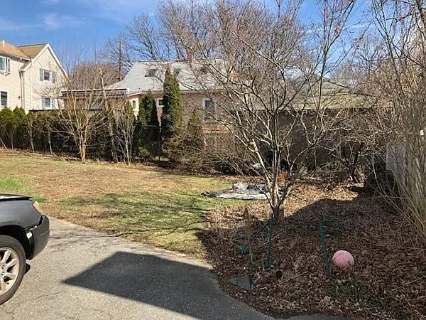 2 bed, 1.0 bath, 900 sqft, $2,400 — Photo 4