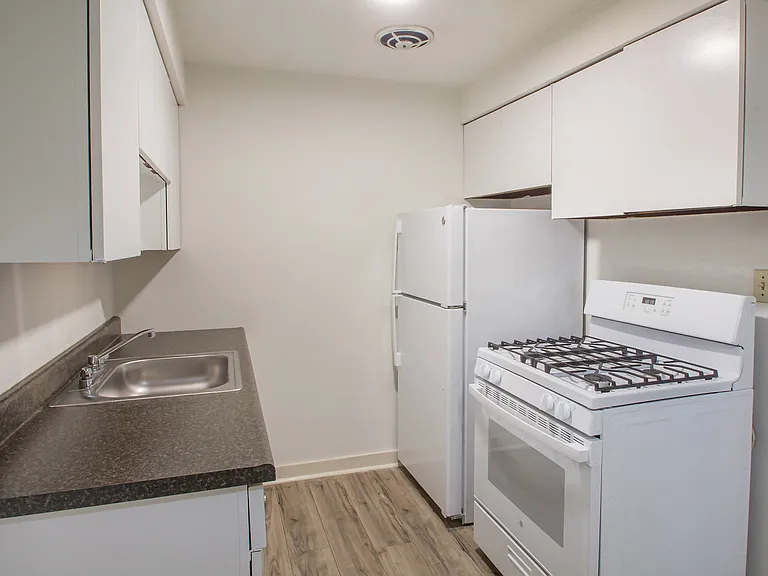 600 Allenby Ave #1 — Photo 6