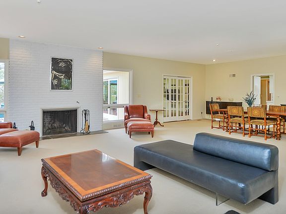Great Room/Dining Room Combo