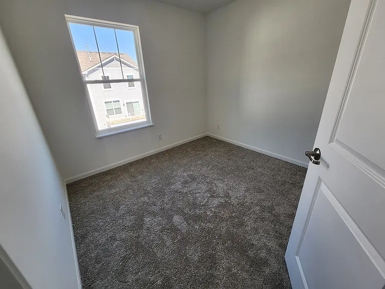 1033 Atterberg Rd — Photo 9
