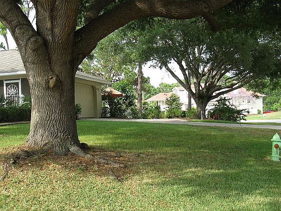 5th image of 1068 Bay Harbor Dr