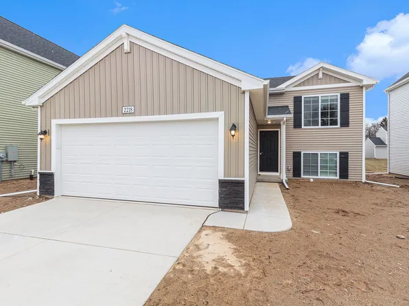 7669 Courtyard Pl, Watervliet, MI