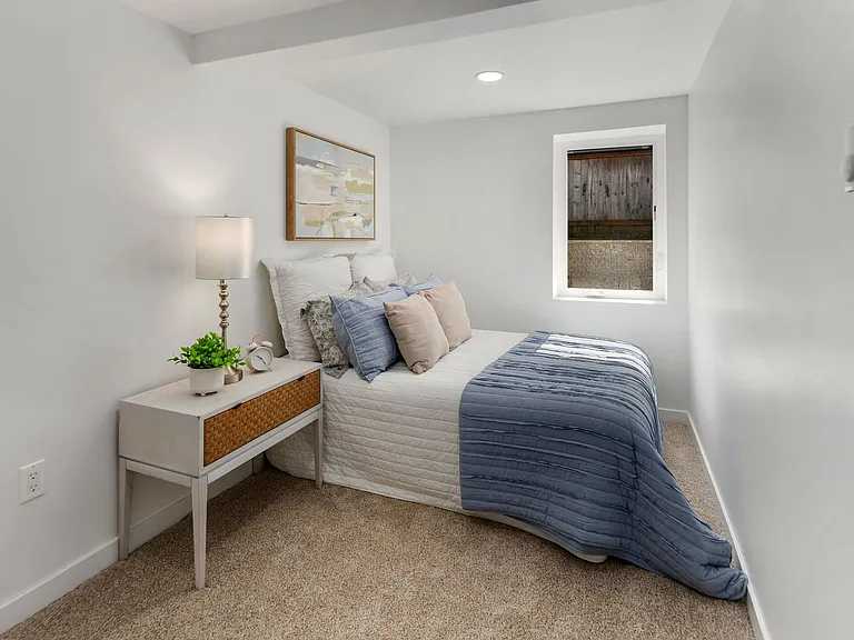 1620 Hoyt Ave — Photo 10
