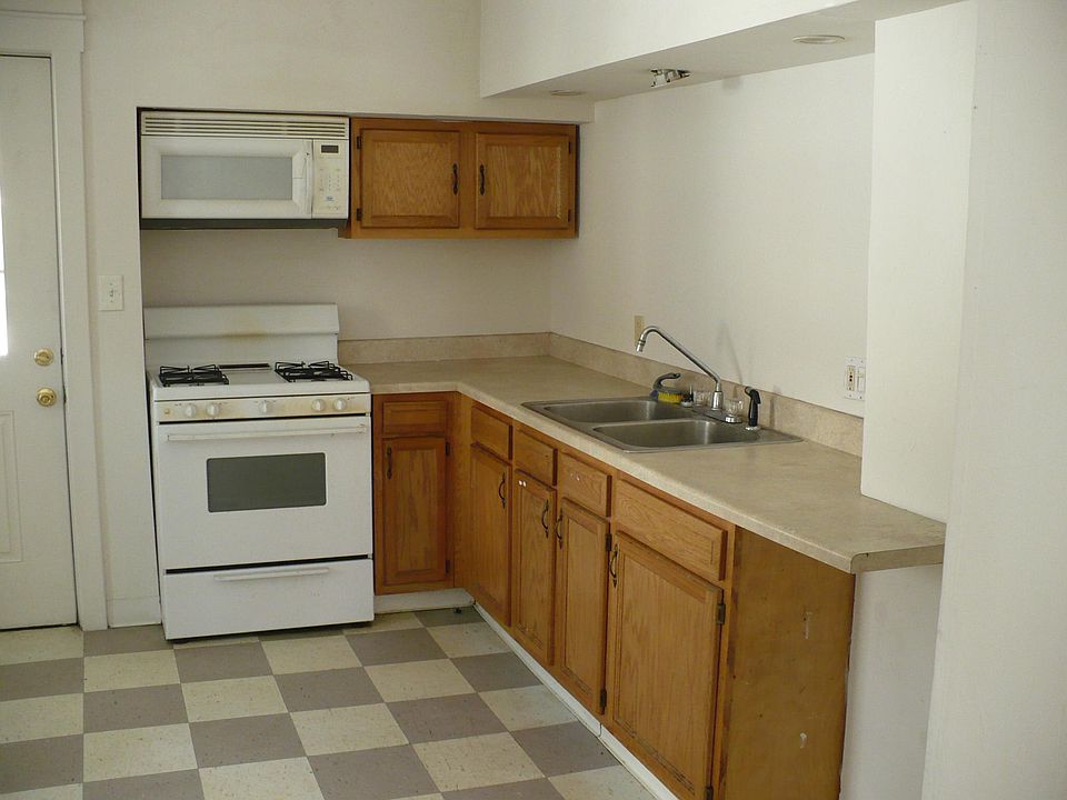 2nd image of 18 Oliver St
