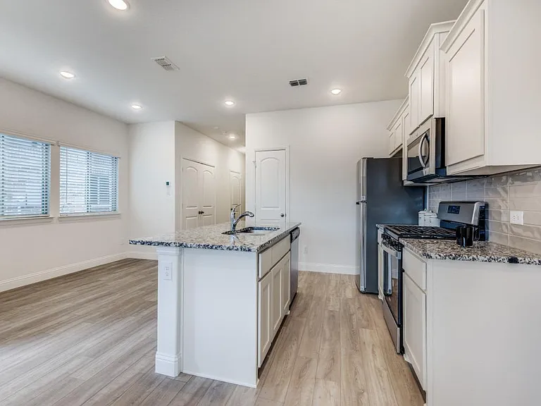 226 Griffith Dr #28 — Photo 12