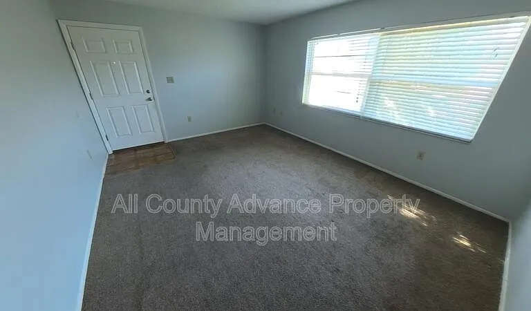 6189 Chesham Dr #1 — Photo 1