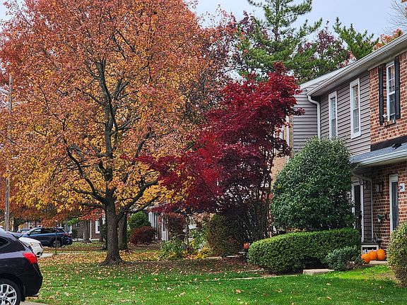 The house with neiborhood