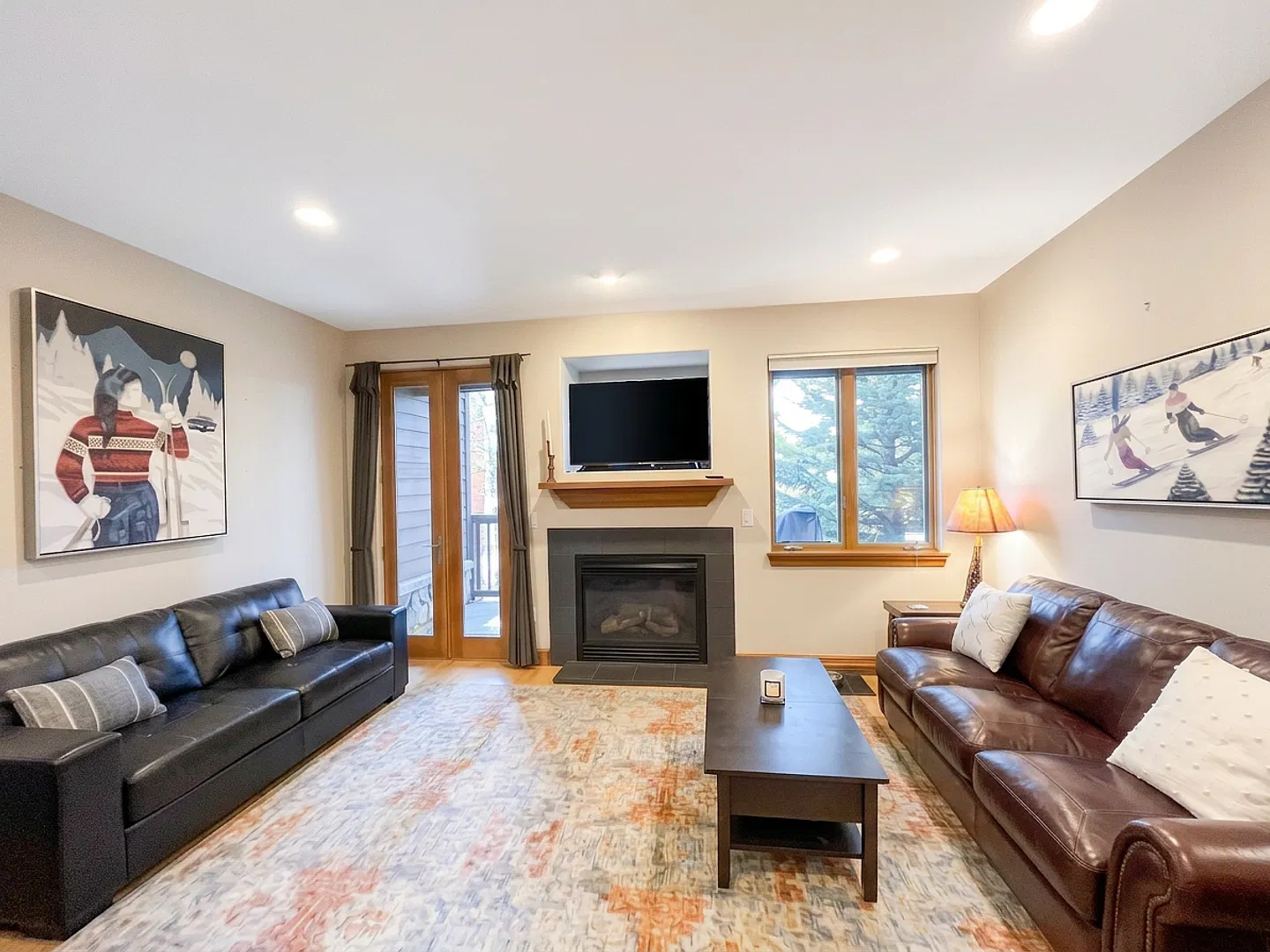 Highland Greens Breck Furnished 2 Bedroom Townhome with Garage! — Photo 1