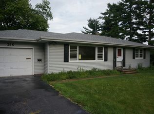 315 Maple Ln, Geneva, IL 60134