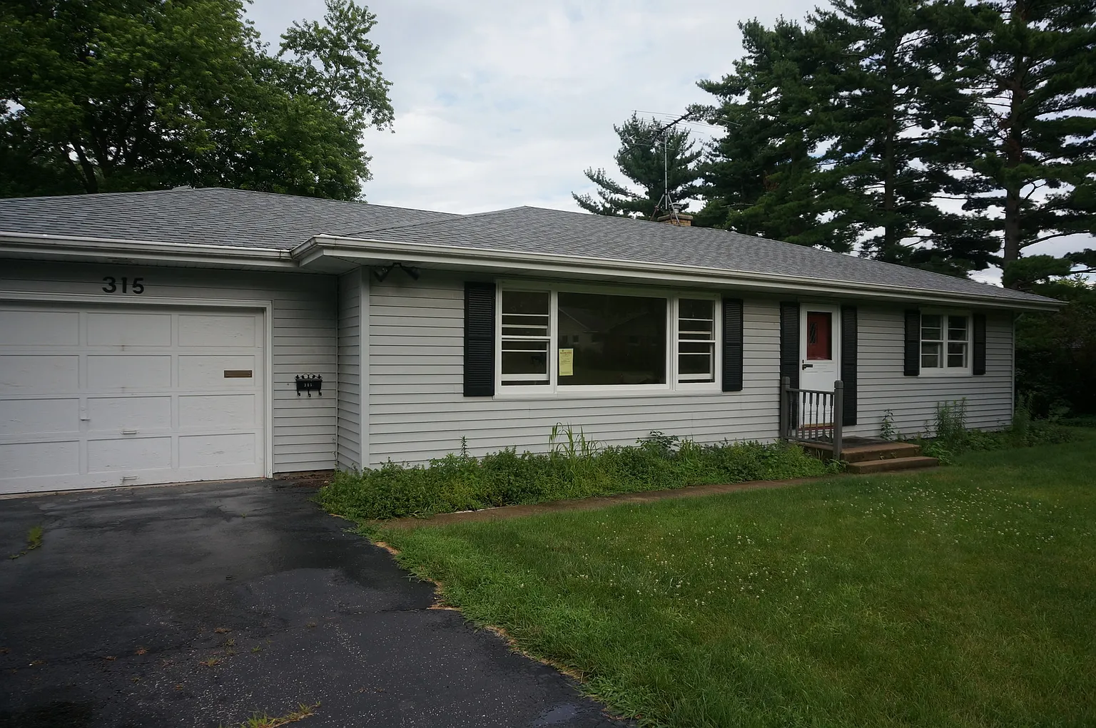 315 Maple Ln photo 1