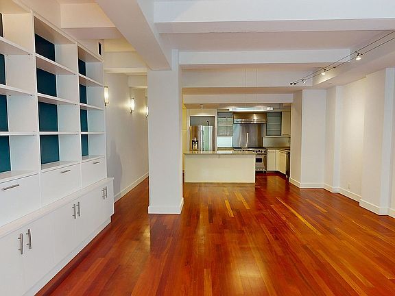 5th image of 43 W 64th St #3C