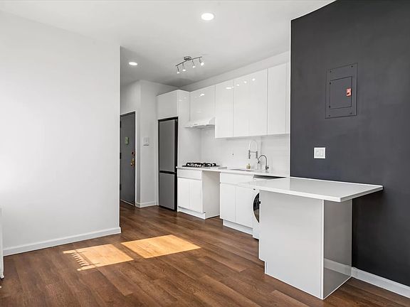 4th image of 53 Stanton St #6B