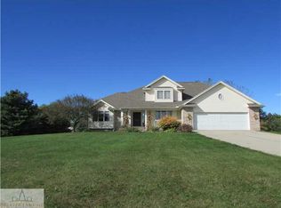 97 Three Oaks Rd, Okemos, MI 48864