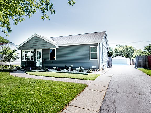 3rd image of 16849 Forest View Dr