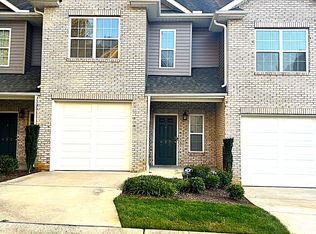 620 Friendway Rd, Greensboro, NC 27410