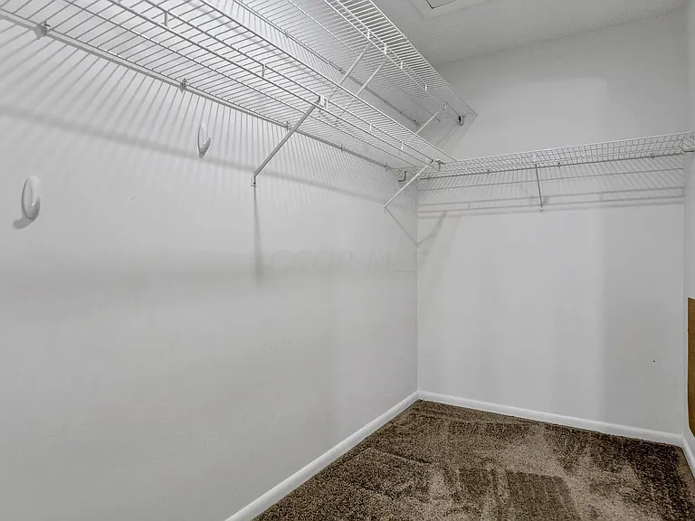 594 Moull St #11 — Photo 3