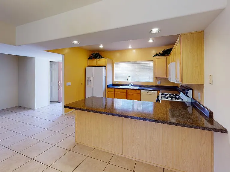 500 N Forgeus Ave #100 — Photo 15