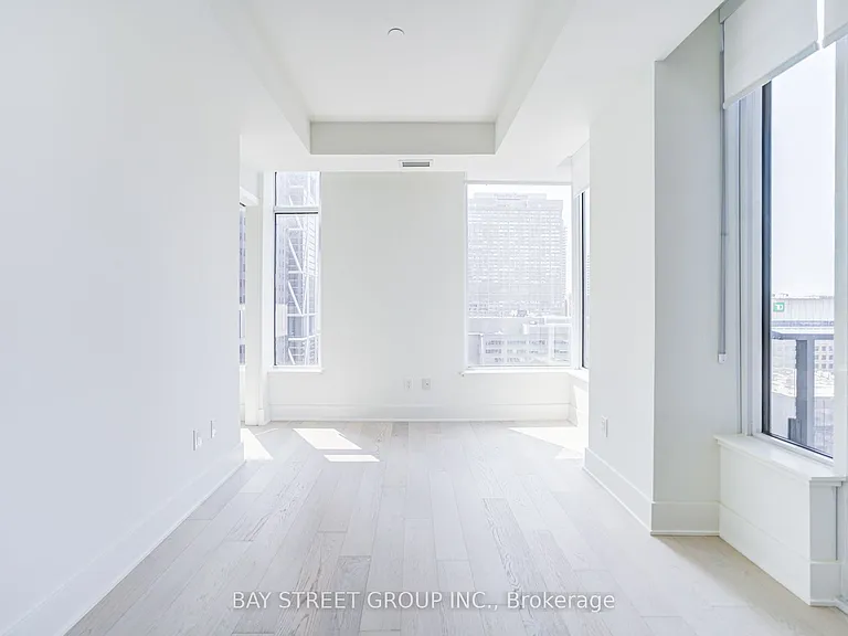 11 Yorkville Ave #2312 — Photo 22