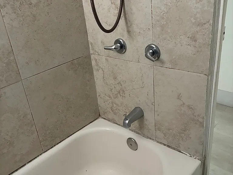 802 SW 1st Ct — Photo 6