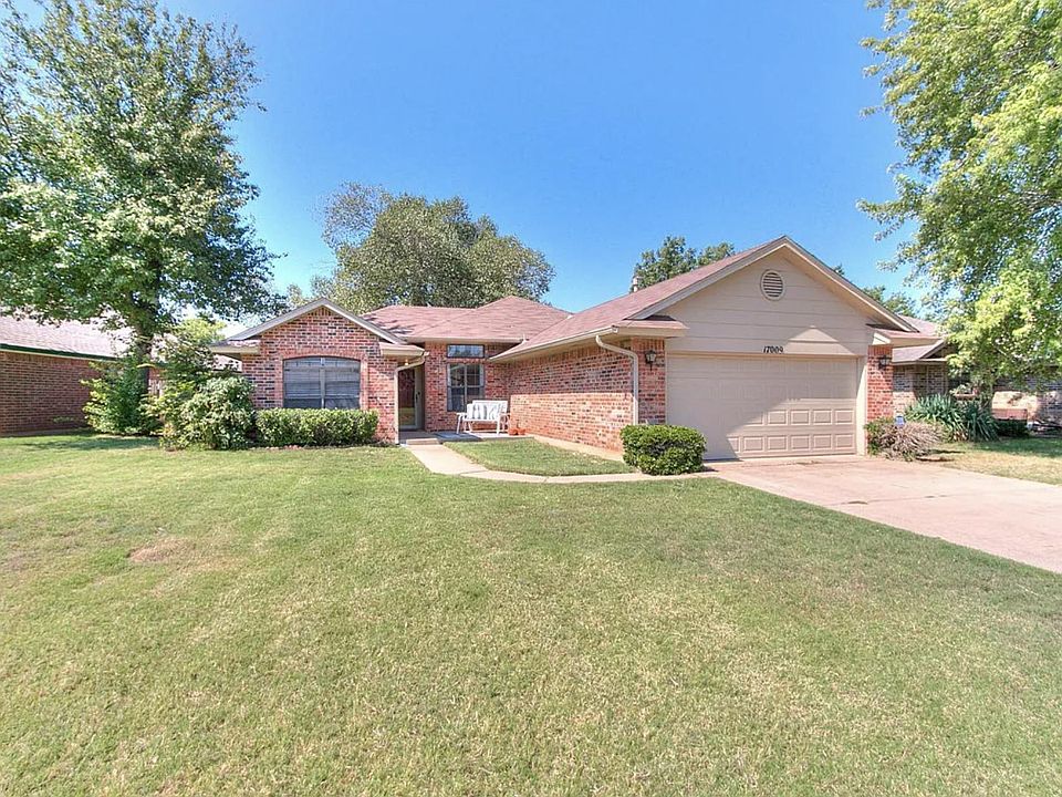 Nice spacious front lawn, 2 car garage