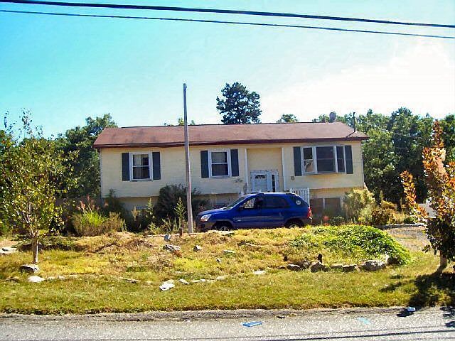 1st image of 28 Crestwood Dr