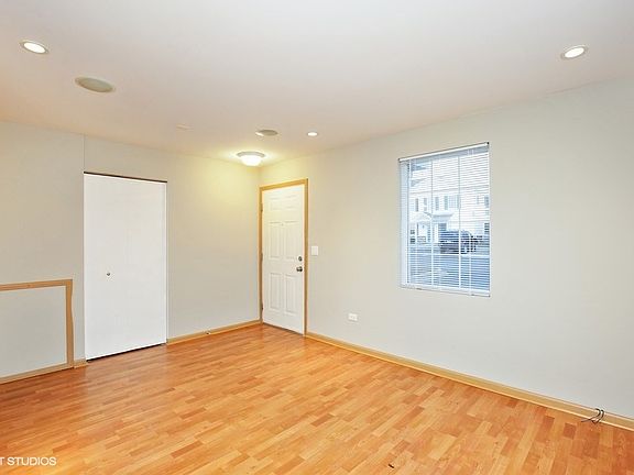 3rd image of 407 Silverstone Dr