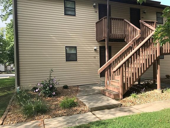 2nd image of 11 Pepperwood Ct