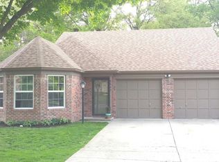 9643 Spruce Ln, Fishers, IN 46038