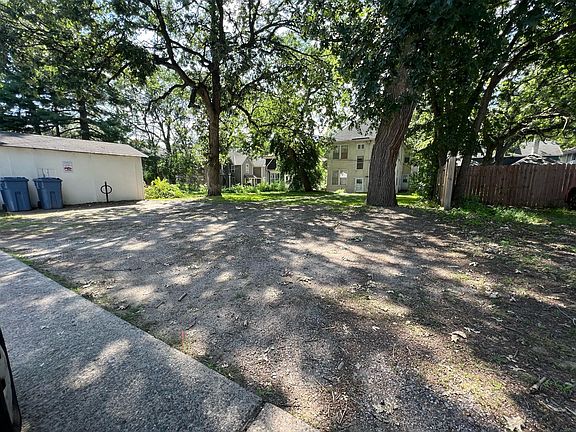 3rd image of 2529 Polk St NE #2