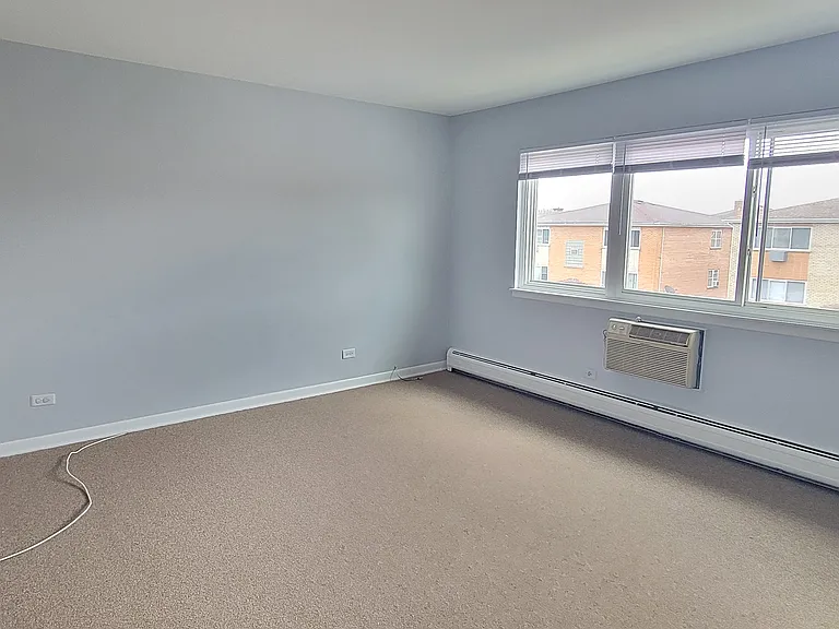 9220 Jill Ln #TOP FLOOR — Photo 3