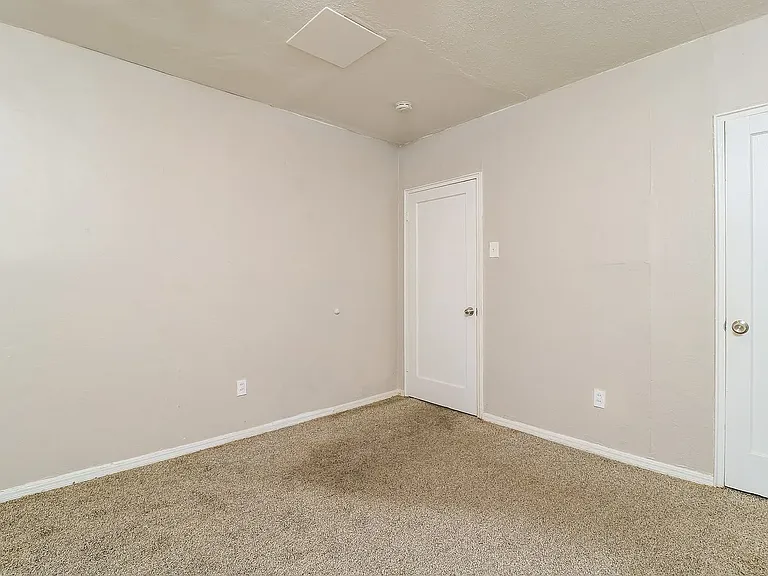 6219 Julian Ave — Photo 7