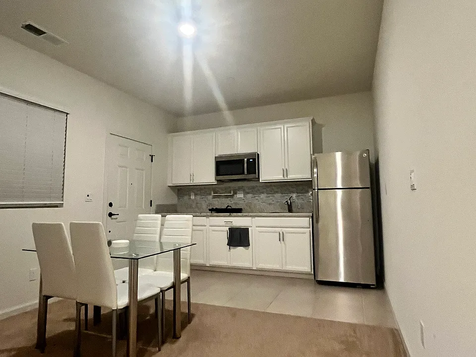 8073 Bossa Nova Way