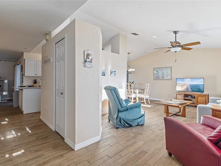 6460 Blueberry Dr — Photo 8
