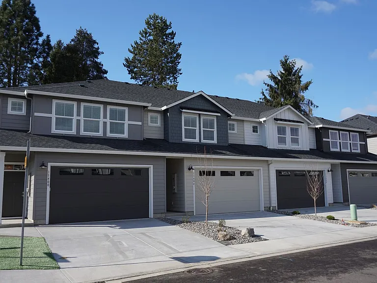 11420 NE 127th Ct — Photo 1