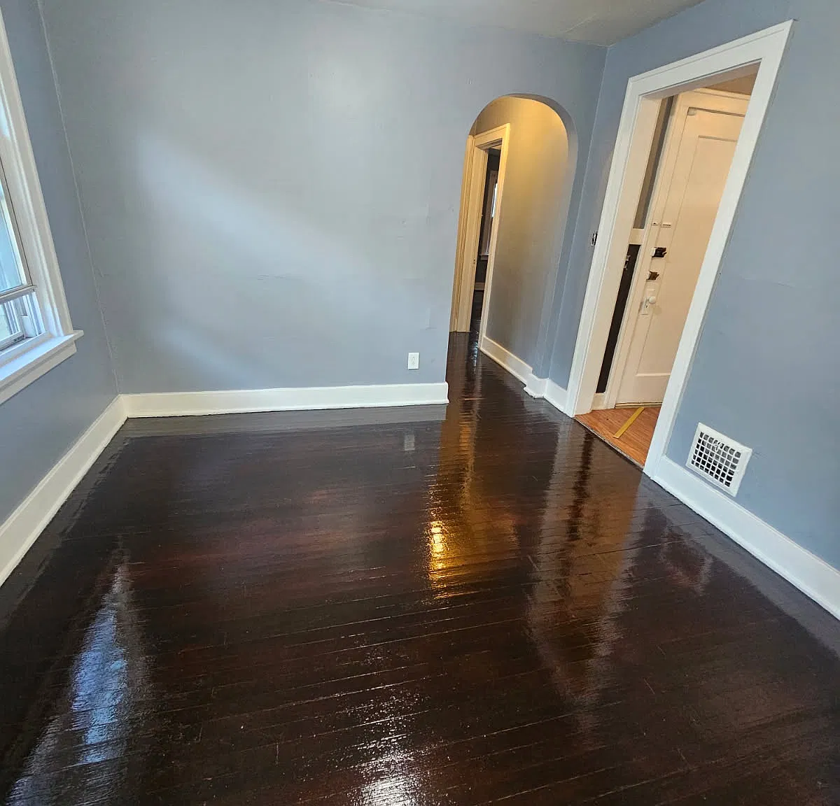 2 bed, 1000 sqft, $1,600 — Photo 4