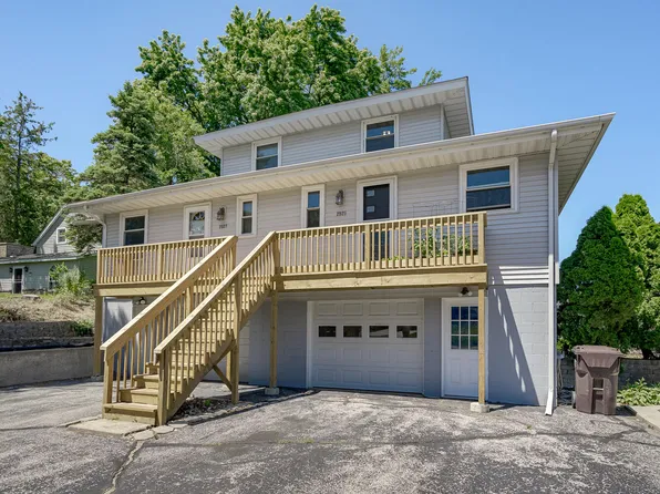 2925 W Marquette Woods Rd, Stevensville, MI 49127