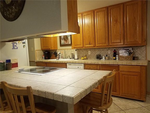 3rd image of 4219 Oak Country Dr
