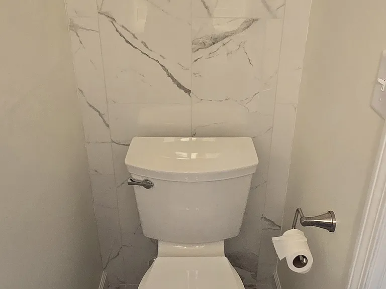 1/2 Bathroom