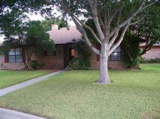 5 Walnut Cir, Uvalde, TX 78801