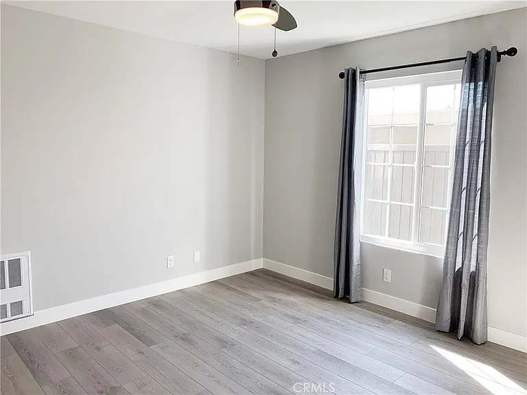 55 Streamwood — Photo 15